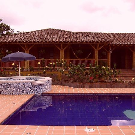 Calarcá Finca El Diamanteヴィラ エクステリア 写真