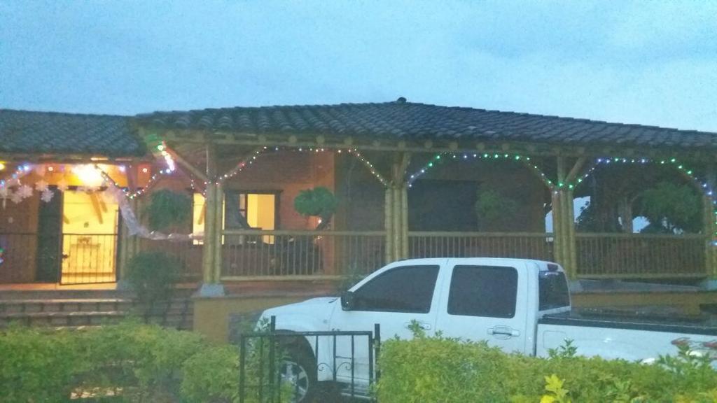 Calarcá Finca El Diamanteヴィラ エクステリア 写真